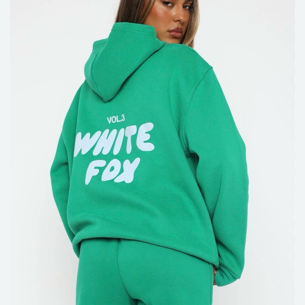 White Fox “Offstage” Hoodie in Amazon size L/XL